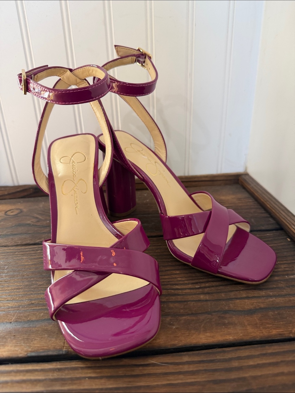 NWT Jessica Simpson Patent Fuchsia Selis Crisscross Block Heel Sandals